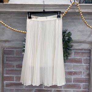 Express Pleated Midi skirt